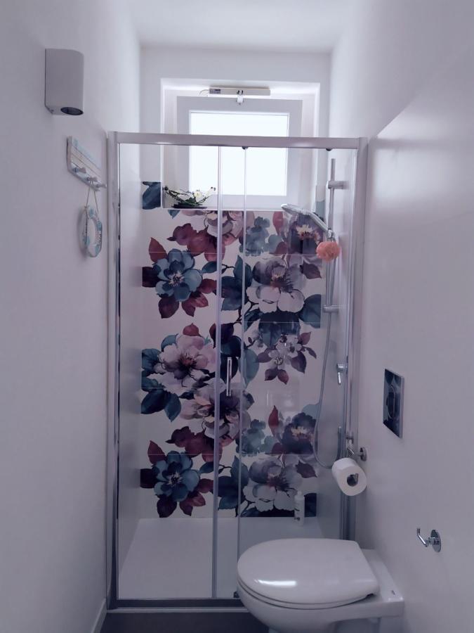 Bed and Breakfast Peonia 2 Posti Wi-Fi Ac Free Park Jacuzzi à Porlezza Extérieur photo