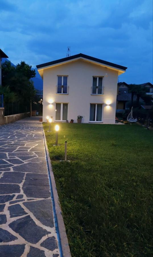 Bed and Breakfast Peonia 2 Posti Wi-Fi Ac Free Park Jacuzzi à Porlezza Extérieur photo