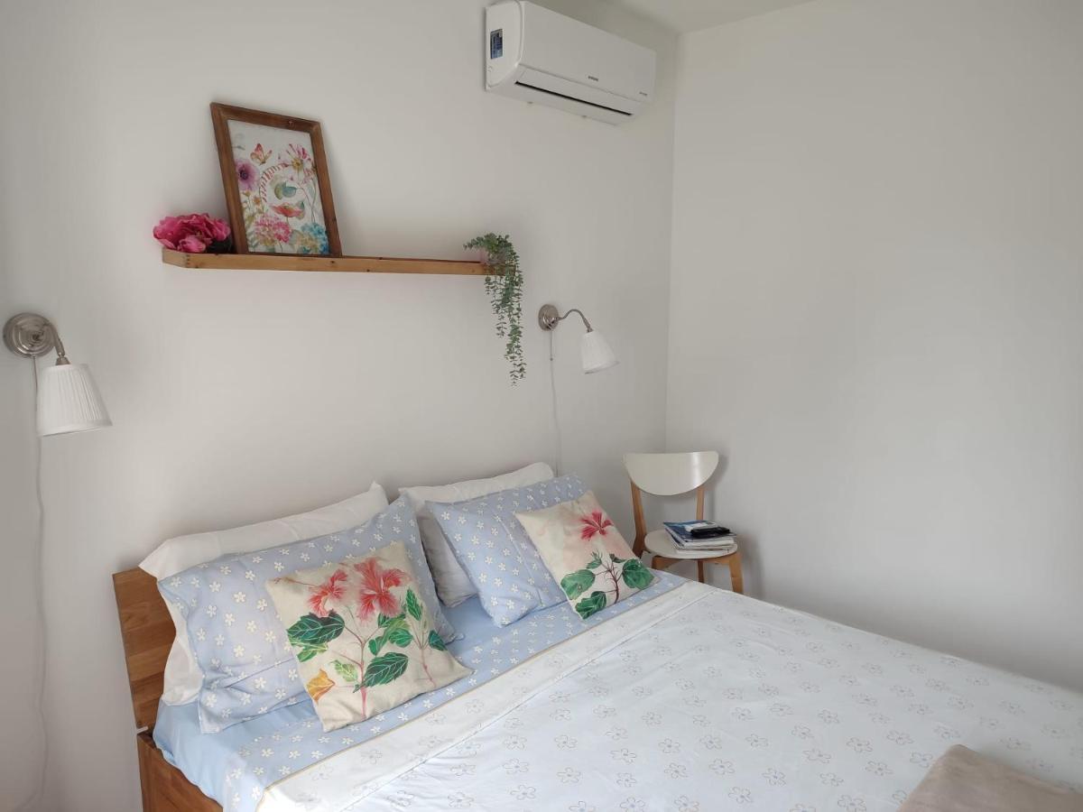 Bed and Breakfast Peonia 2 Posti Wi-Fi Ac Free Park Jacuzzi à Porlezza Extérieur photo